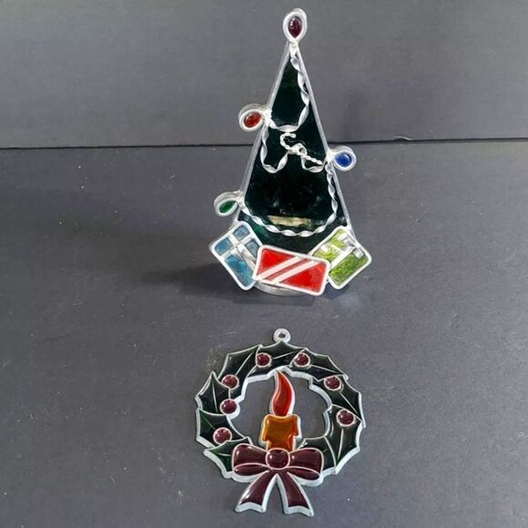Vintage Pair Two Leaded Stained Glass Sun Catcher Christmas Wreath Ornament Tree - Picture 1 of 4